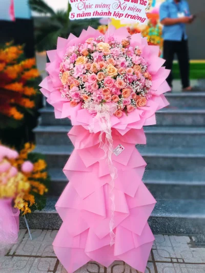 Lẵng hoa chúc mừng 1 tần màu hồng