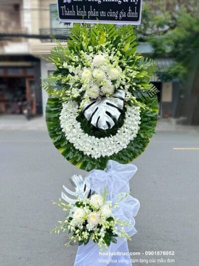 Vòng hoa tang lễ cúc Mẫu Đơn giá rẻ
