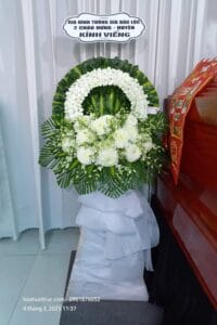 Vòng hoa viếng đám tang Bình Chánh