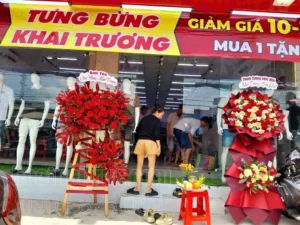 Giao lẵng hoa khai trương tại Quốc Lộ 50