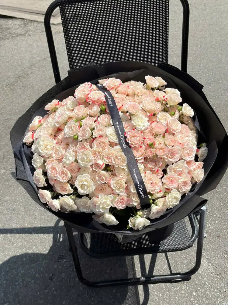 Bó hoa hồng chùm Chiết Xạ HCM