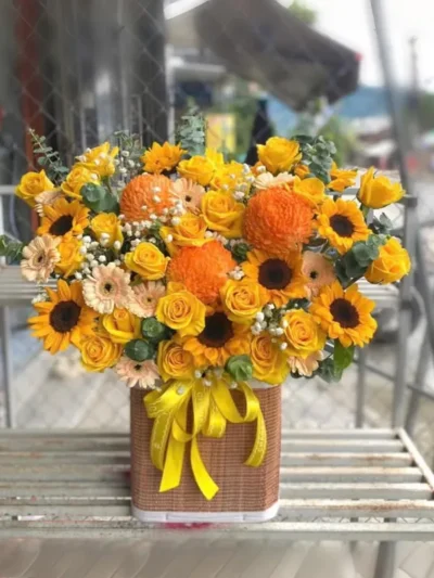 Giỏ hoa tặng hướng dương phối cúc Mẫu Đơn