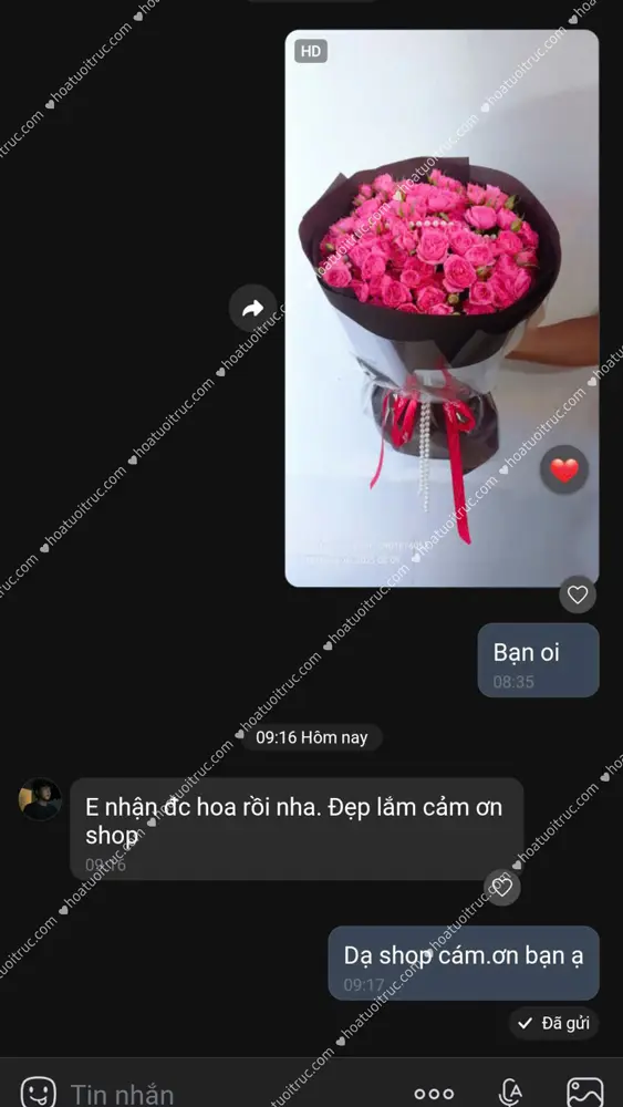 Hình ảnh tin nhắn nhận xét rất ưng ý bó hoa hồng chùm từ khách hàng Hoa Tươi Trúc